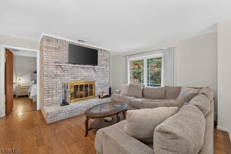 21 Alexandra Road Roxbury NJ 07850