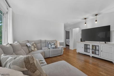 21 Alexandra Road Roxbury NJ 07850