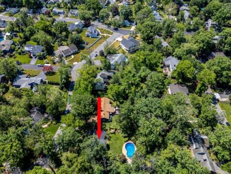 9 Clive Hills Road Edison NJ 08820