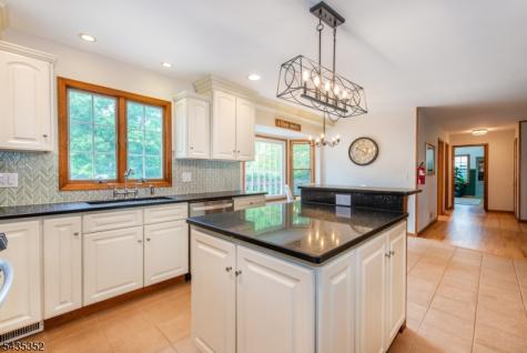 28 Kingswood Court Montgomery NJ 08502