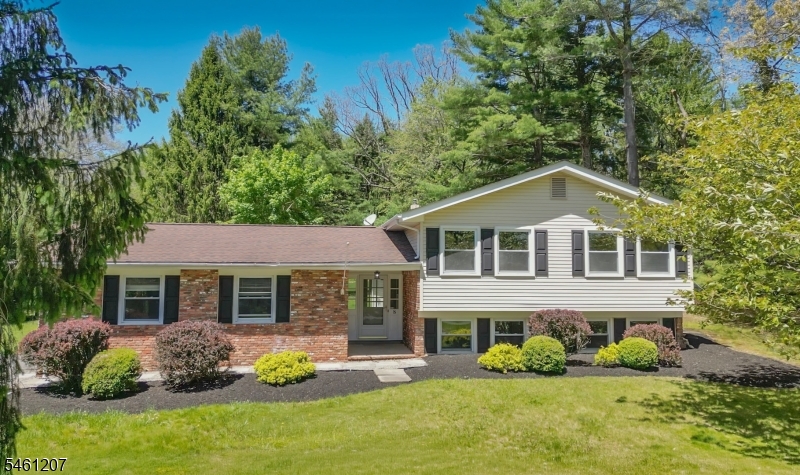 8 Woodland Drive Washington NJ 07853