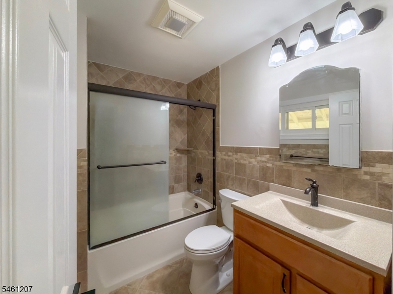 8 Woodland Drive Washington NJ 07853