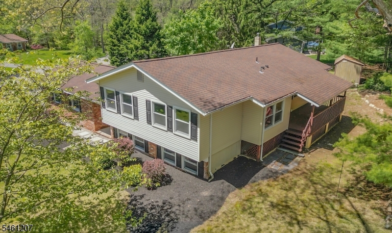 8 Woodland Drive Washington NJ 07853