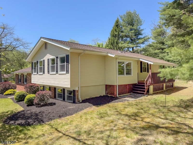 8 Woodland Drive Washington NJ 07853