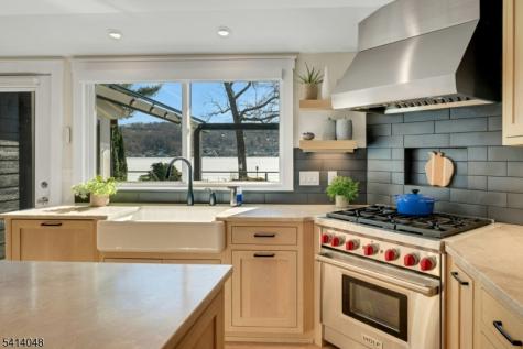 586 W Shore Trail Sparta NJ 07871