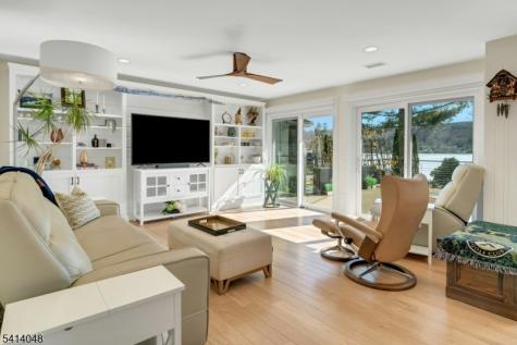 586 W Shore Trail Sparta NJ 07871