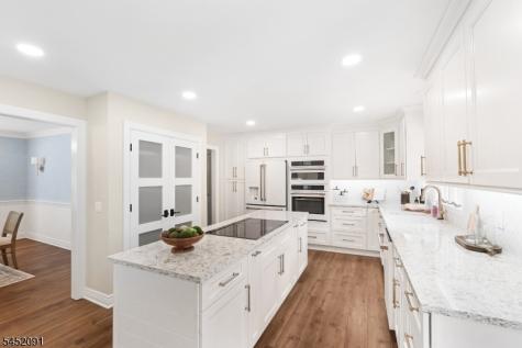 31 Warren Cutting Chester NJ 07930