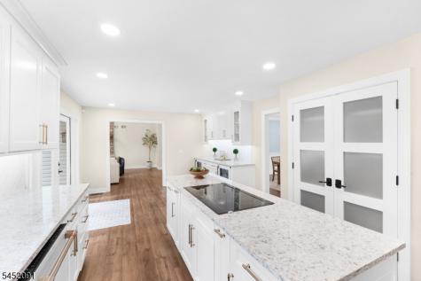 31 Warren Cutting Chester NJ 07930