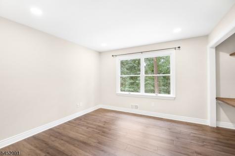 31 Warren Cutting Chester NJ 07930