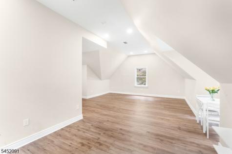 31 Warren Cutting Chester NJ 07930