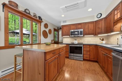 616 Woodglen Road Lebanon NJ 08826