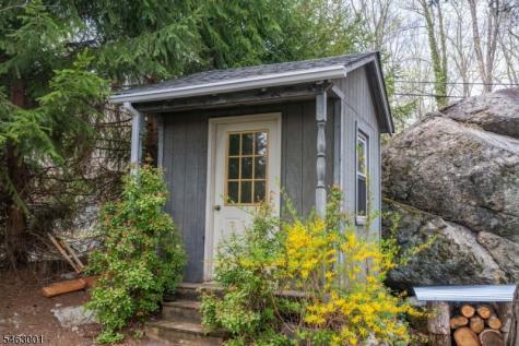 106 Demarest Road Bloomingdale NJ 07403