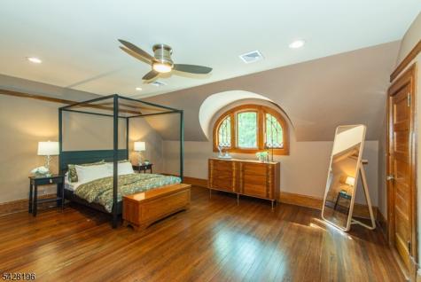 324 Morris Avenue Mountain Lakes NJ 07046