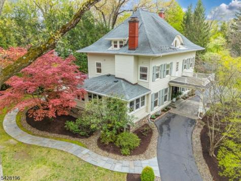 324 Morris Avenue Mountain Lakes NJ 07046