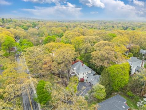 324 Morris Avenue Mountain Lakes NJ 07046