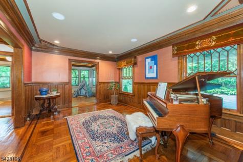 324 Morris Avenue Mountain Lakes NJ 07046