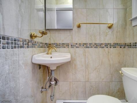 19 Jonquil Circle Woodbridge NJ 08863