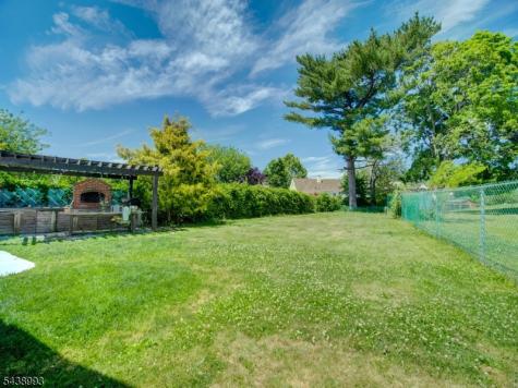 19 Jonquil Circle Woodbridge NJ 08863
