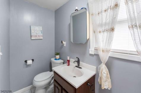 902 Lee Avenue North Brunswick NJ 08902