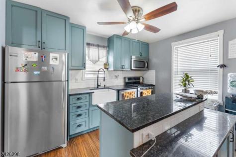 902 Lee Avenue North Brunswick NJ 08902