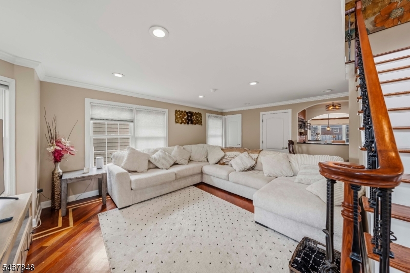 664 Teneyck Avenue Lyndhurst NJ 07071