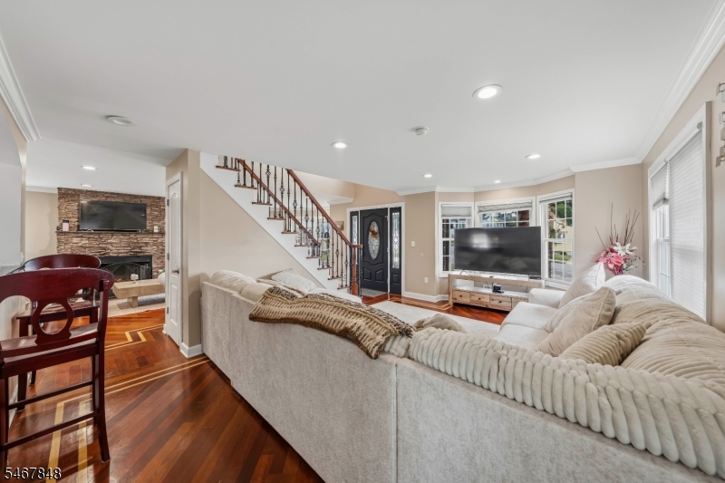 664 Teneyck Avenue Lyndhurst NJ 07071