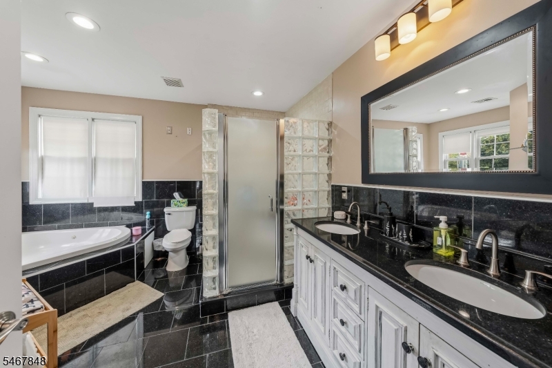 664 Teneyck Avenue Lyndhurst NJ 07071