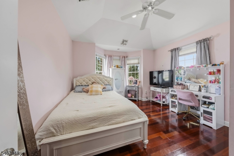 664 Teneyck Avenue Lyndhurst NJ 07071