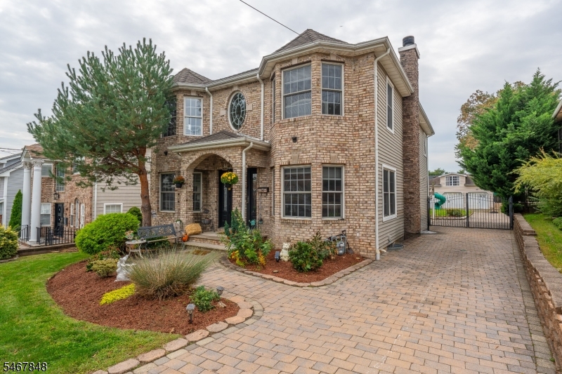 664 Teneyck Avenue Lyndhurst NJ 07071