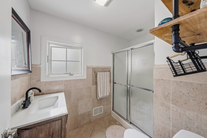 664 Teneyck Avenue Lyndhurst NJ 07071