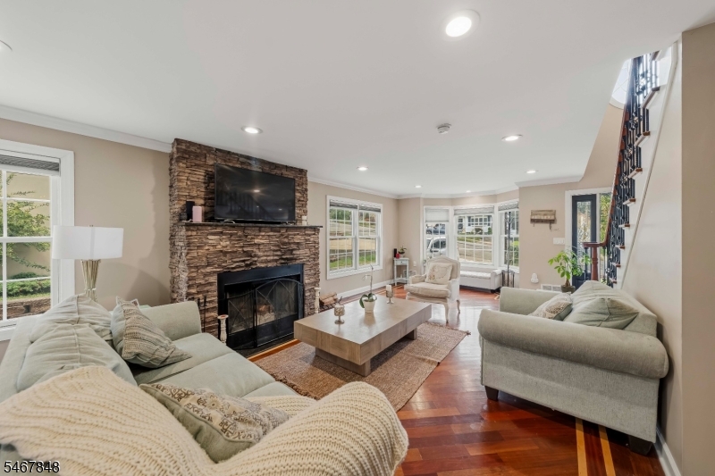 664 Teneyck Avenue Lyndhurst NJ 07071