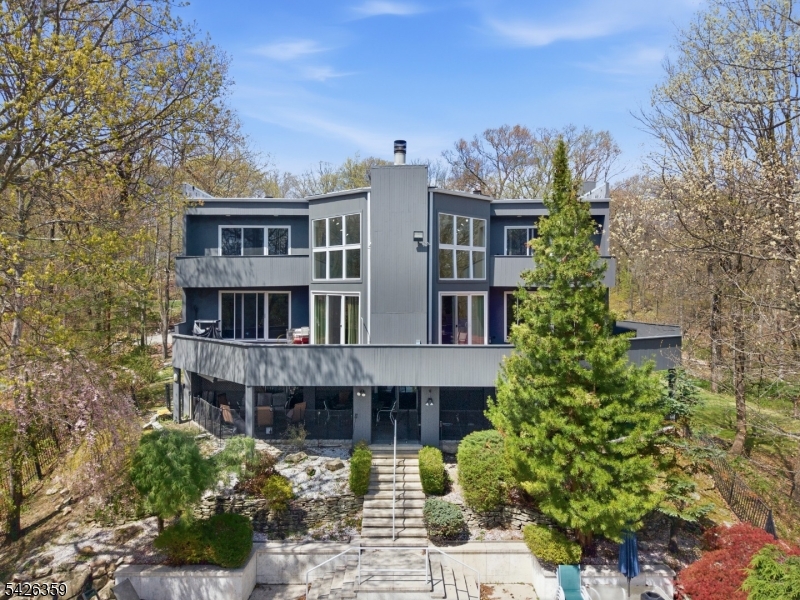 36 Fox Ledge Road Kinnelon NJ 07405
