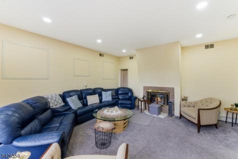 36 Fox Ledge Road Kinnelon NJ 07405