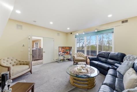 36 Fox Ledge Road Kinnelon NJ 07405