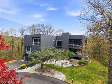 36 Fox Ledge Road Kinnelon NJ 07405