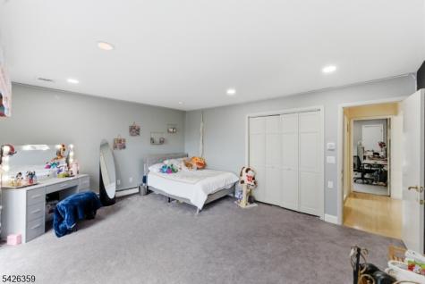 36 Fox Ledge Road Kinnelon NJ 07405