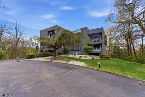 36 Fox Ledge Road Kinnelon NJ 07405