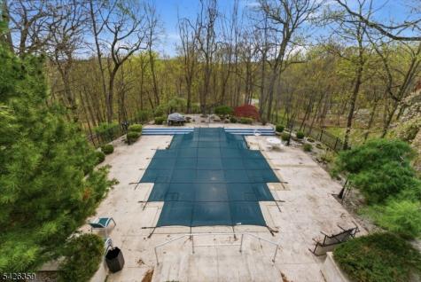 36 Fox Ledge Road Kinnelon NJ 07405