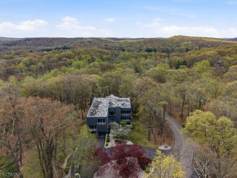 36 Fox Ledge Road Kinnelon NJ 07405