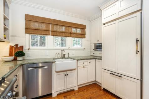 11 Valhalla Way Verona NJ 07044