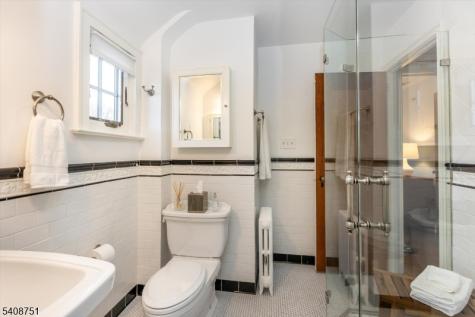 11 Valhalla Way Verona NJ 07044