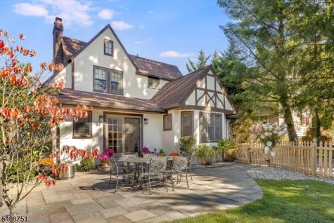 11 Valhalla Way Verona NJ 07044