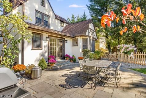 11 Valhalla Way Verona NJ 07044