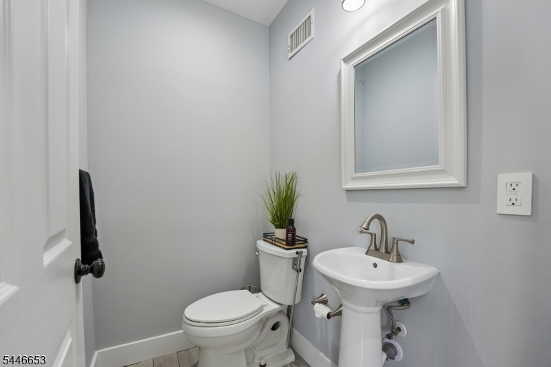 158 Lincoln Avenue Elizabeth NJ 07208