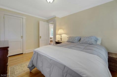 69 Highland Avenue Midland Park NJ 07432