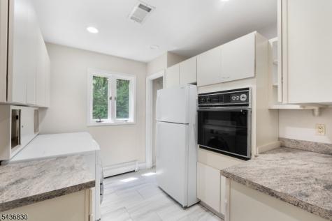 16 Perona Road Andover NJ 07821