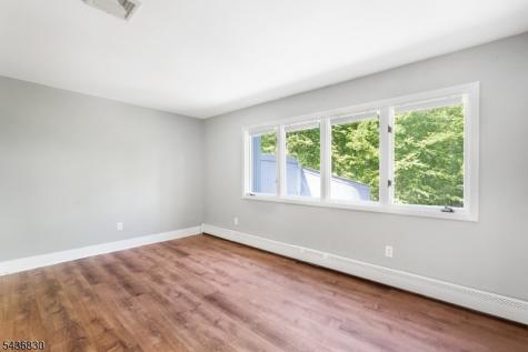 16 Perona Road Andover NJ 07821