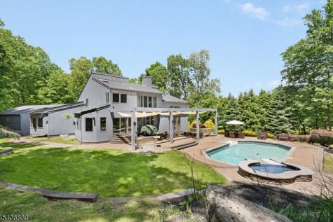 16 Perona Road Andover NJ 07821