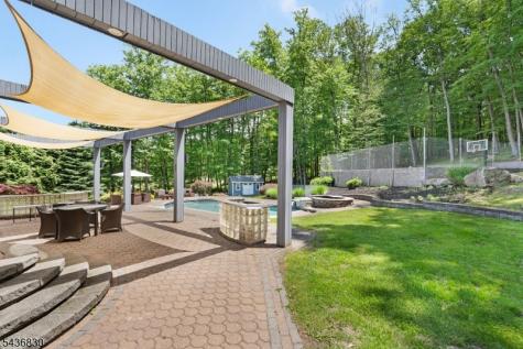 16 Perona Road Andover NJ 07821