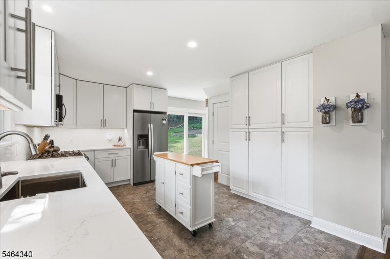 21 Nassau Street North Haledon NJ 07508